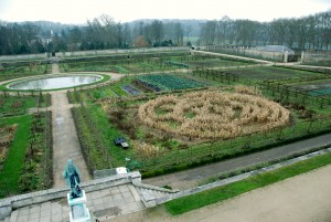 5_Centre-Potager-Du-Roi-Spirale-Mais-Le-Jardin-FengShui